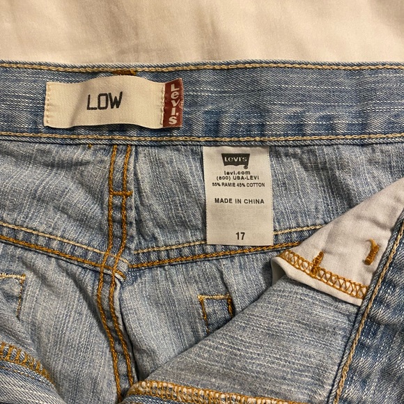 Vintage Levi’s Shorts - Picture 4 of 4